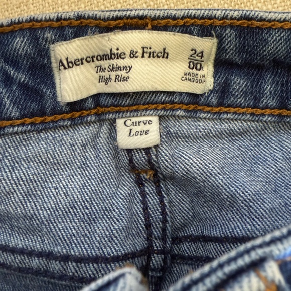 Abercrombie and Fitch high rise jeans - Picture 2 of 4